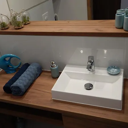 Blue Wave Apartament_walowa_25 City Center شقة